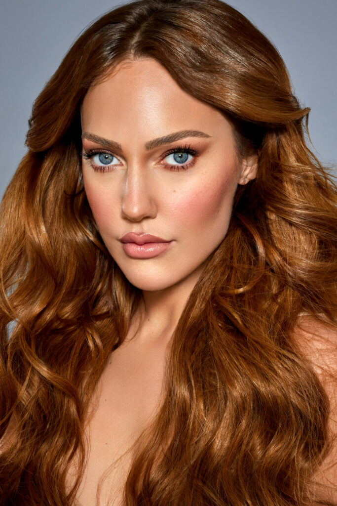 Meryem Uzerli - by Natascha Lindemann