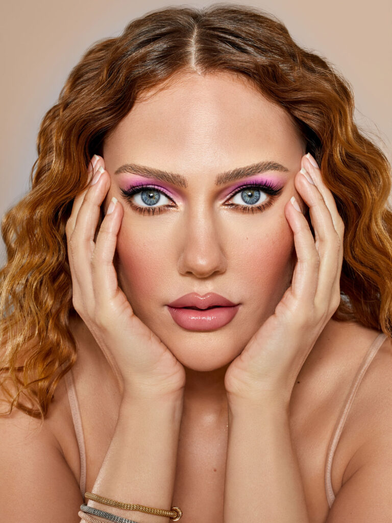 Meryem Uzerli - by Natascha Lindemann